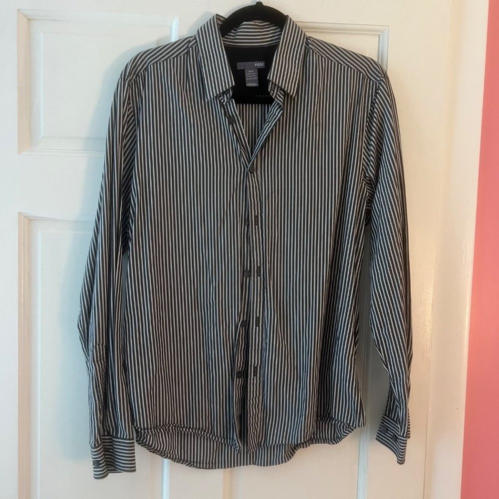 H&M Pinstripe Button Down Shirt | Size: M